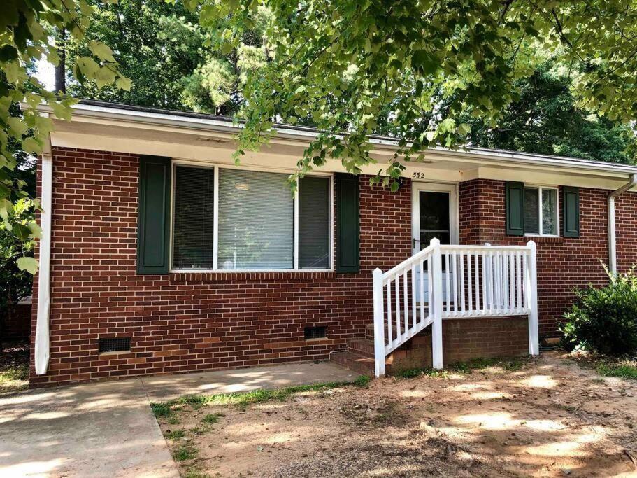 *Welcoming Cary Townhome*King Bed*Long Term Stays* Exterior photo